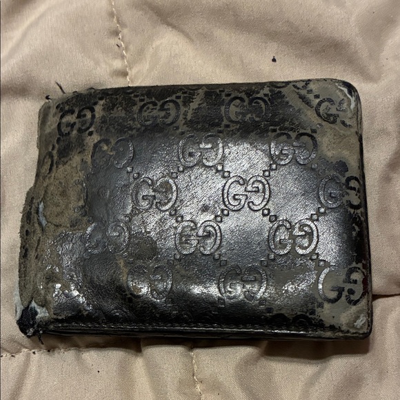 Gucci Other - Gucci Distressed Black Leather Project Wallet -